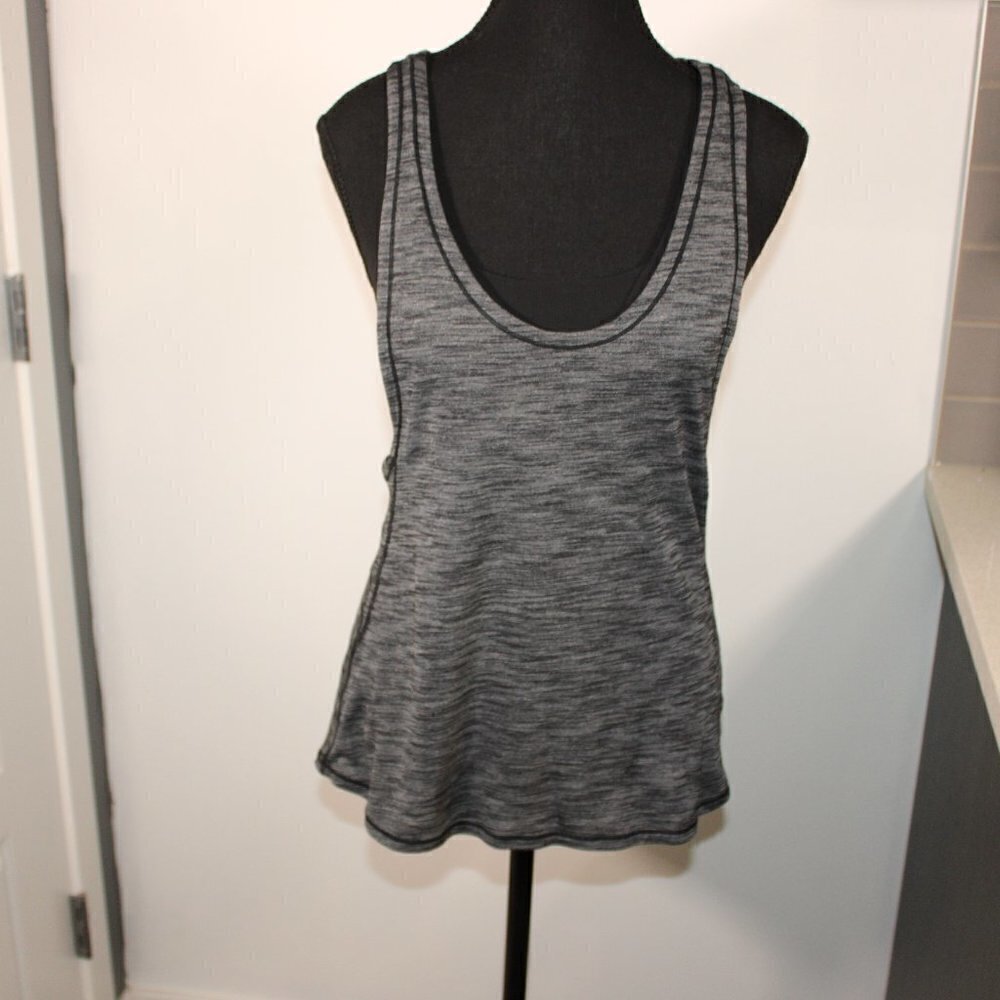 3/$30‎ Lululemon Glide and Stride Tank Size 6